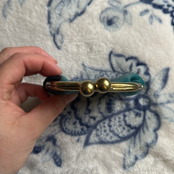 Fossil Teal Coin Purse with Hedgehog Design - Picture 3 of 4